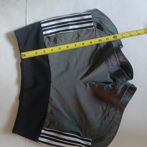 Athleta Ascender Shorts 4" inseam women's 0 Herb Olive color with stripes+pocket - Picture 8 of 17